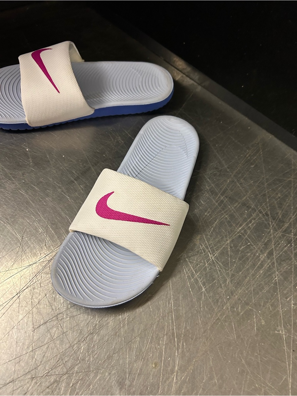 Nike Slides Size 8 Women - Picture 2 of 10